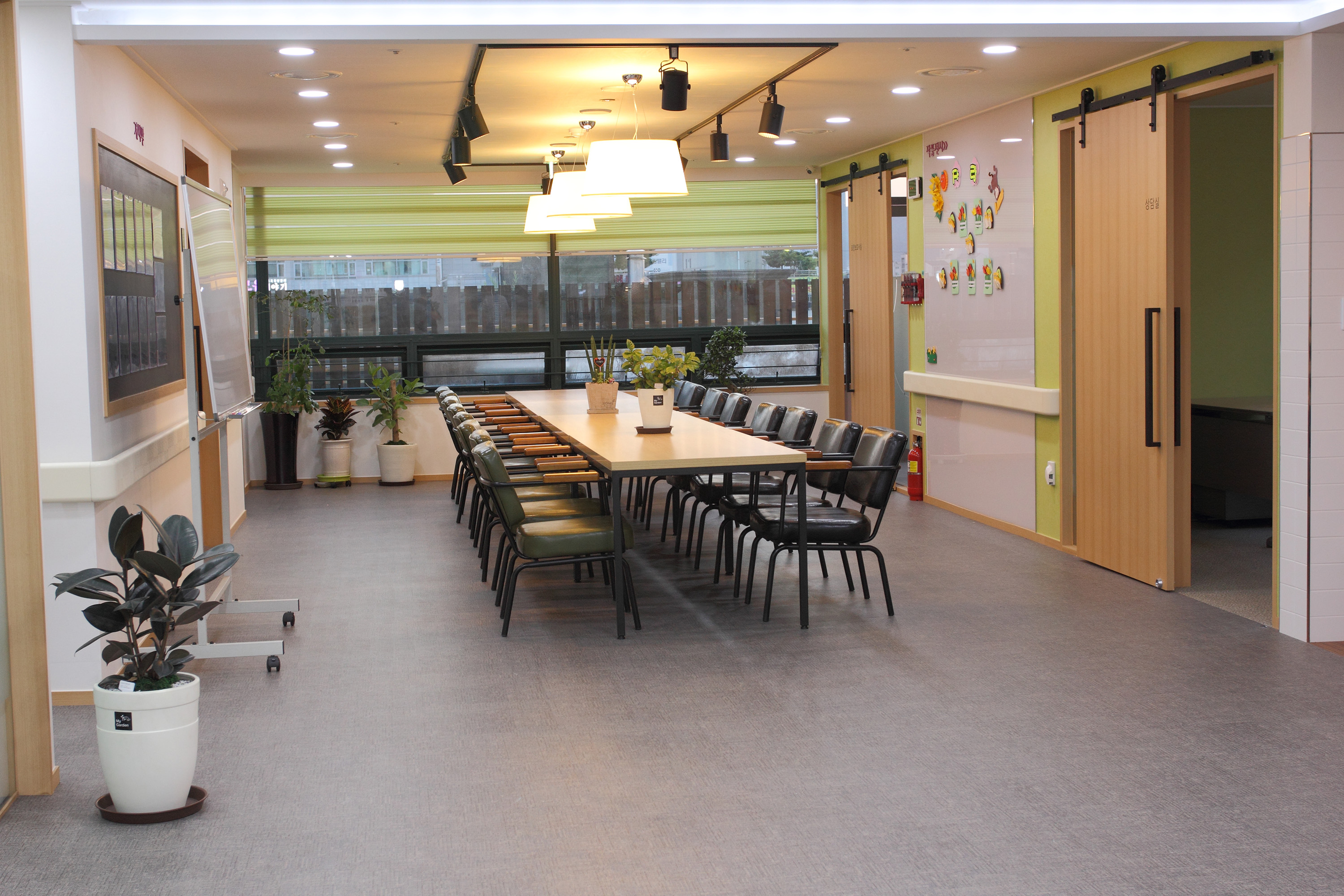 988684787_4NQdDebx_d8740bda05633e60de8e010d7a4959f9a67cd532.JPG 이미지크게보기