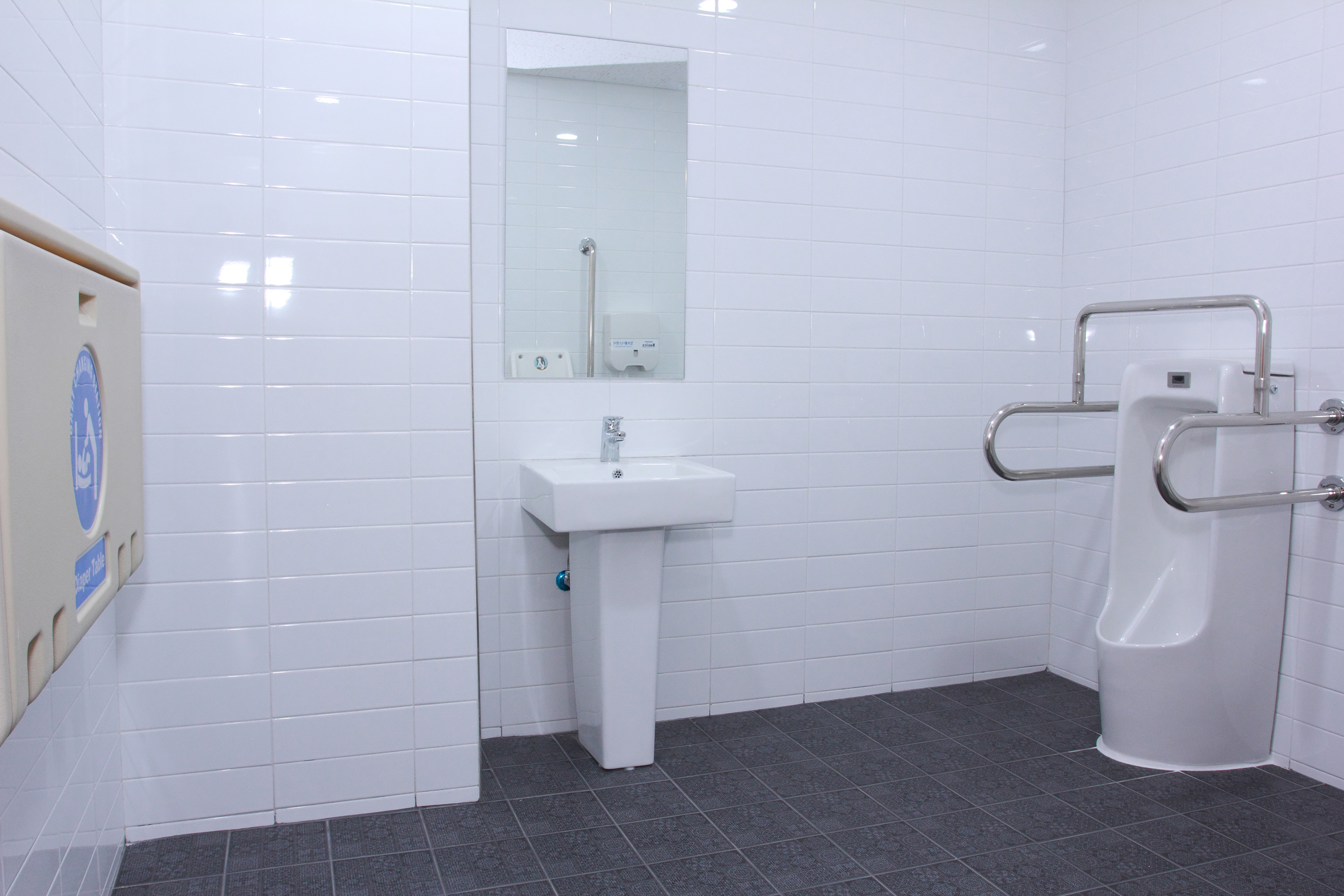 988684787_TRxz9COA_ff93220a04da6c612d34e5aaabf453697e785a9f.JPG 이미지크게보기